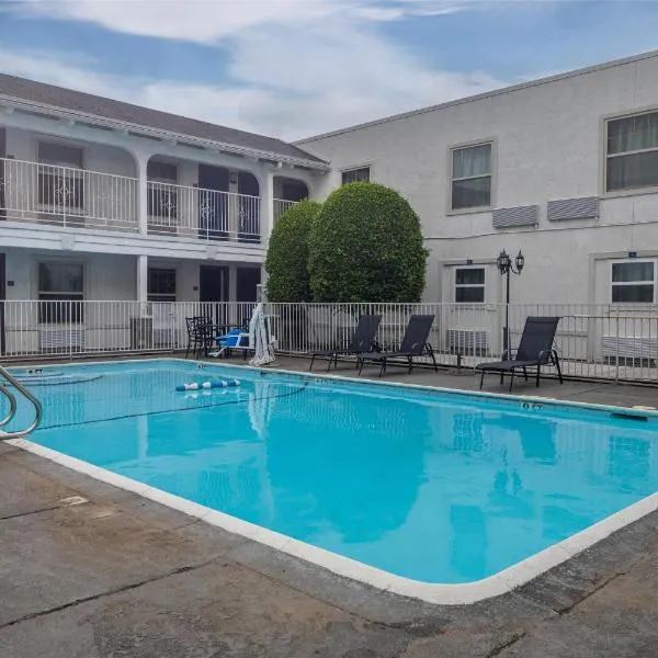 Motel 6 Dallas TX Downtown, hotel v destinaci Dallas