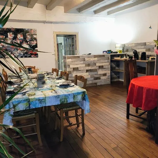 Le Pigeonnier - Chambres d'hôtes, hotel v destinácii La Roche-Posay