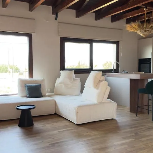 Ianos Living Spaces - 03, hotel in Kórinthos