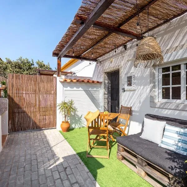 MADA HOUSE's, hotel in Sesimbra