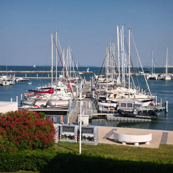 Adoya Plage Studio cabine vue port et mer, résidence Rivages d'Ulysse, ξενοδοχείο σε Le Grau-du-Roi