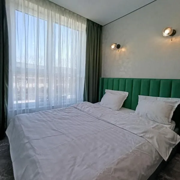Апартаменти Ашан Автовокзал Стрийська, hotel in Lviv