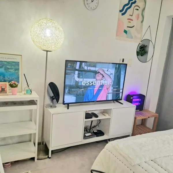 Our Stay #2 Chungmuro Station Area Housing 2-person Hanok Village, hotel in Seoul