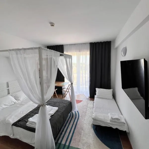 Studio Ivana by Blaxy Residence, hotel din 23 August