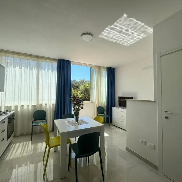 Rosa Dei Venti Apartments, hotel v destinaci Castro di Lecce