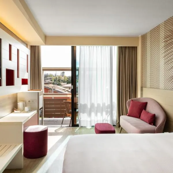 Enjoy Garda Hotel, hotel di Peschiera del Garda