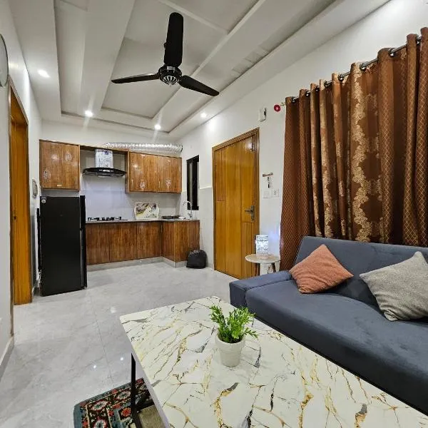StayNova - Transit Apartment near Motorways & Airport, hotel in Islamabad