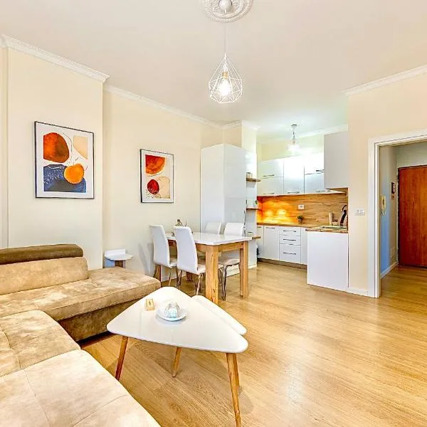Peaceful Condo in City Center, hótel í Durrës