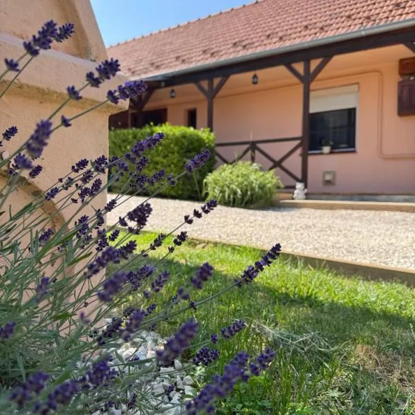 GaLiBa Vendégház, hotel v destinaci Jenő