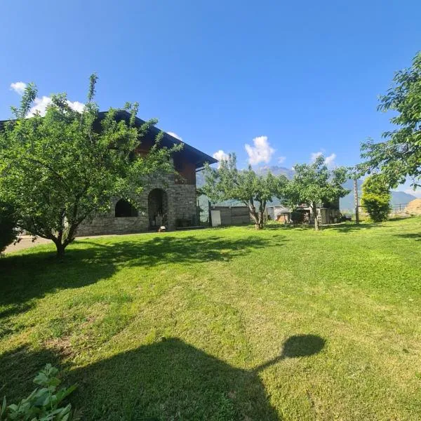 casa vacanze LA CA Del Cunfec, hotel v mestu Sondrio