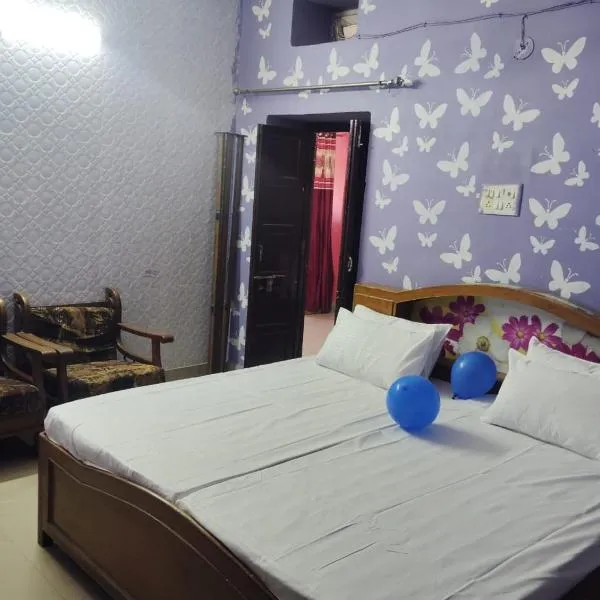 Iconic HOSTEL 01 km from Railway Station, hotel in Jodhpur