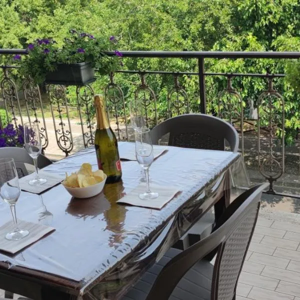 Alby's apartment, nella Motor Valley con parcheggio privato – hotel w mieście Formigine