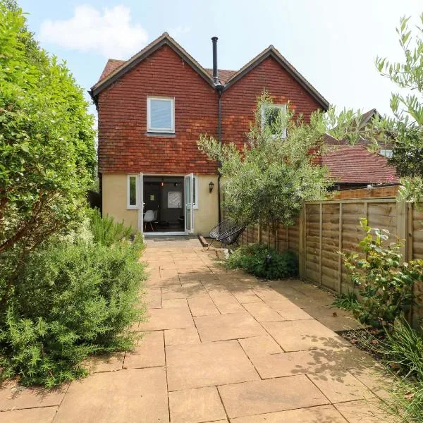 2A The Mews, hotel in Havant