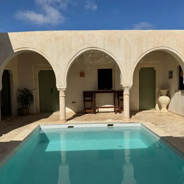 Riadh Ancora Mar Authentic Djerbienne villa, hotel in Al Maqārisah