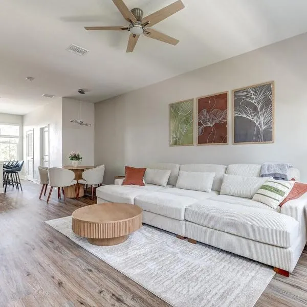 Stylish Midtown 3 Bedroom 4 Bathroom Private Garage Family & Group Ready, hotel en Tampa