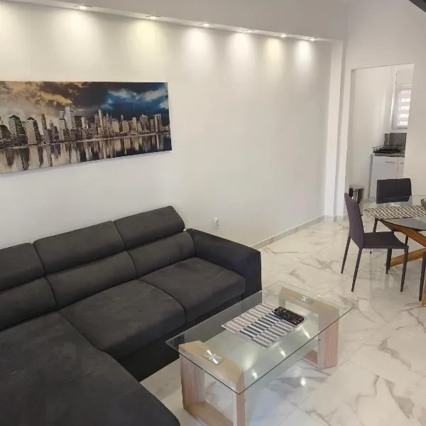 Eleven And A Half apartment Superior, hotel in Nea Fokea