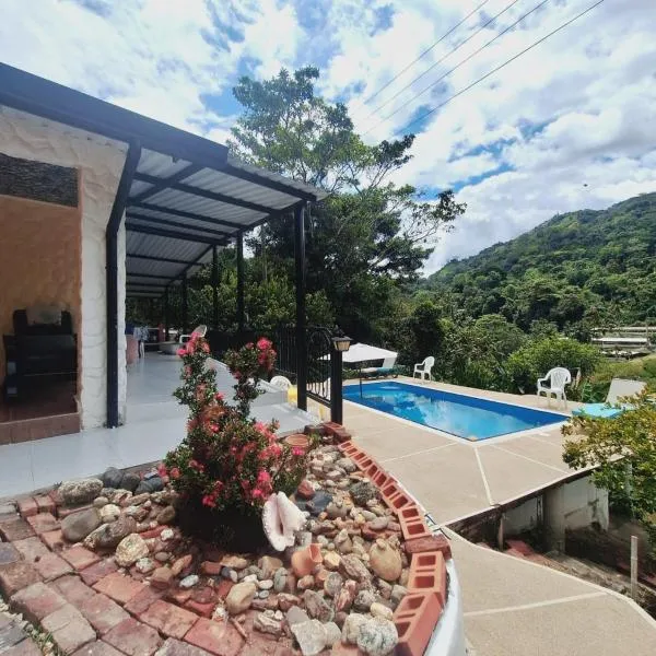 CASA BLANCA EN LA VEGA, hotel v destinaci La Vega