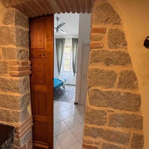 B&B Domus Deiana, отель в городе Мамояда