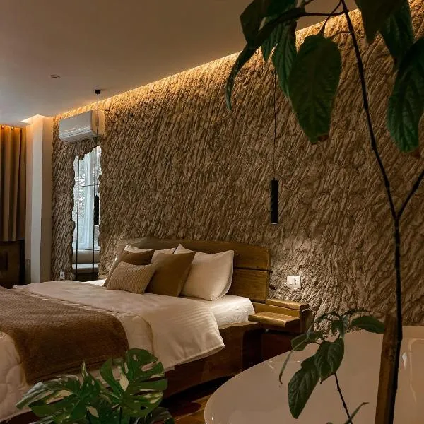 Vila Alpini, hotel v destinaci Razëm