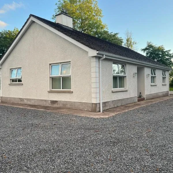 Ewe view cottage, hotel in Rosslea