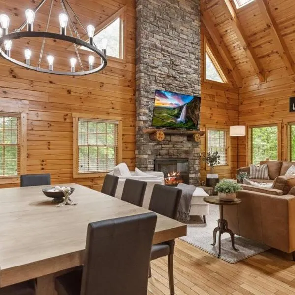 Trails End-Sauna, Hot Tub, FirePit, Arcade, Luxury, hotel en Logan