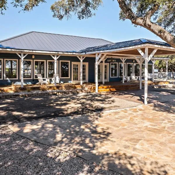 The Claire Hotel, hotel em Canyon Lake