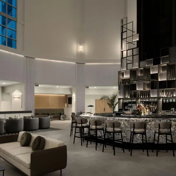 AC Hotel by Marriott Portland Lake Oswego، فندق في بحيرة أوسويجو