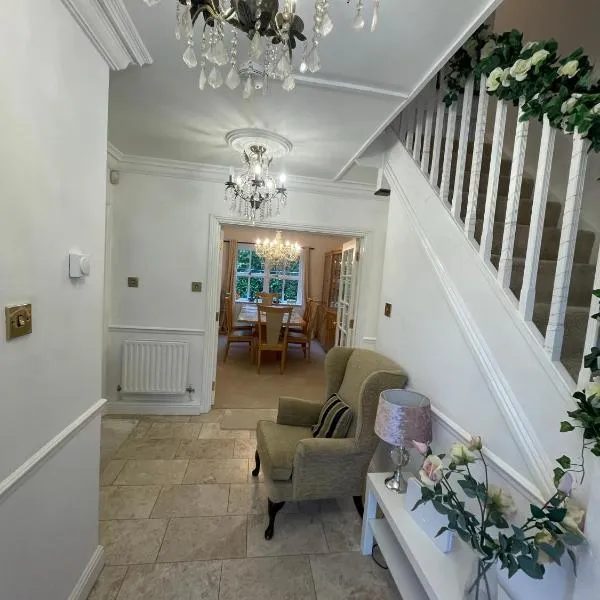 Beautiful 6 Bedroom House Oxford City, hotel v destinaci Oxford