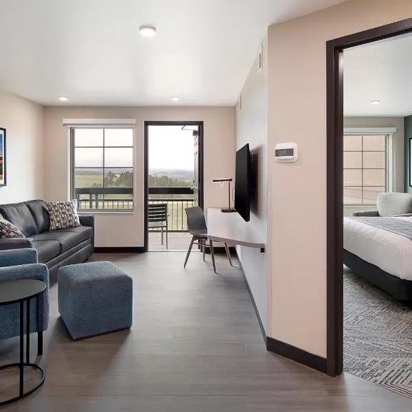 ClubHouse Hotel & Suites Rapid City, hotel di Rapid City