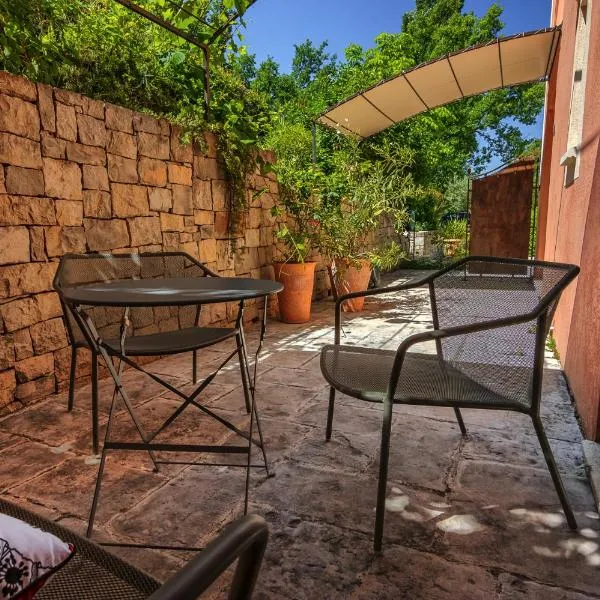 Hotel Les Restanques De Moustiers, hotel en Moustiers-Sainte-Marie