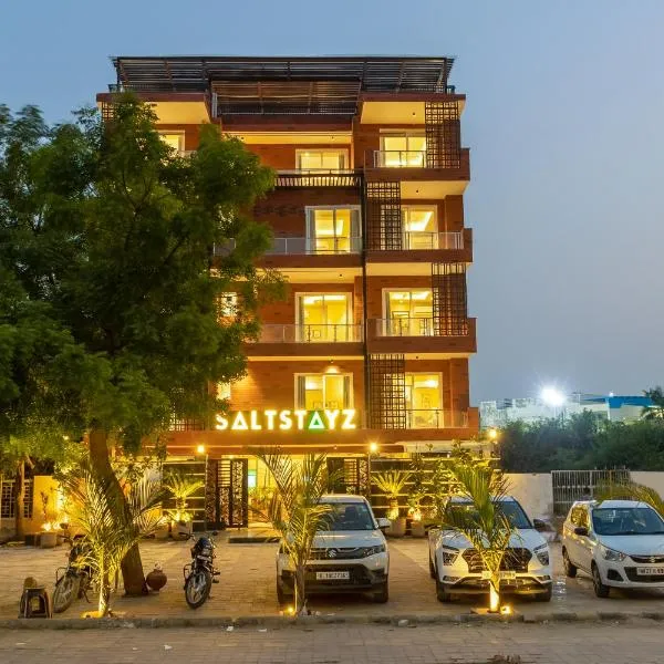 Saltstayz Premier - Sector 50 & Golf Course Ext Road, hotel v destinaci Gurgáon