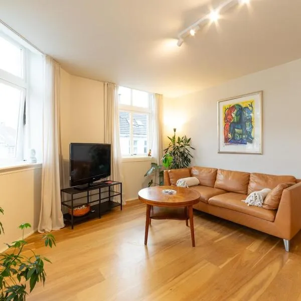 Unique relaxed corner flat in central Bergen, hotelli Bergenissä
