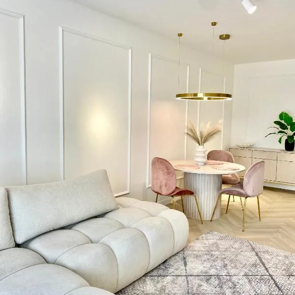 Apartament DeLuxe Zamość Prywatny parking podziemny, hotel in Zamość