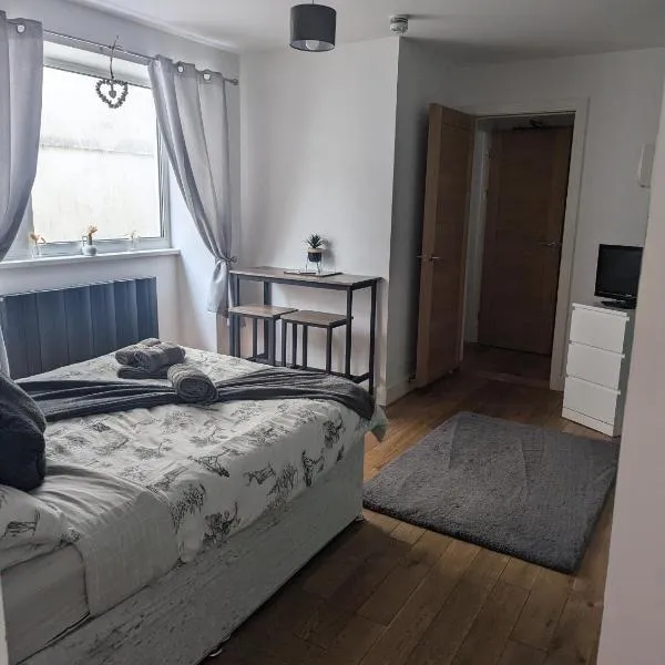 Plush Place, hotel v destinaci Swansea