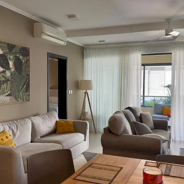 NEW Beachfront 3-bedrooms Apartment in Tamarin, hotel in Tamarin