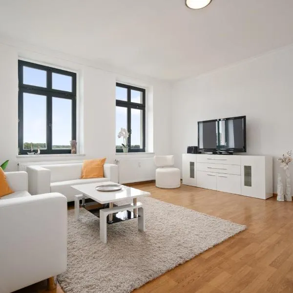 Ferienwohnung SeaView mit Seeblick und eigener Sonnenterrasse mit Seezugang, hotel in Malchow