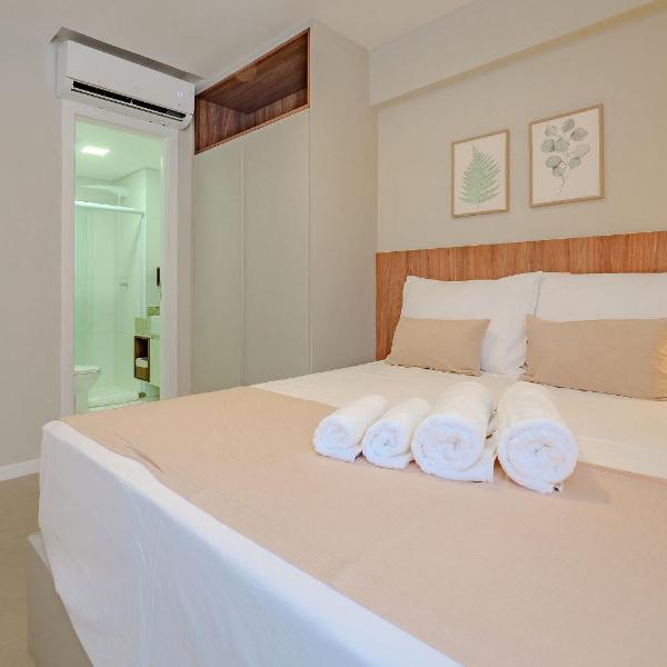 Quarto e sala na Barra a 550m do Shopping