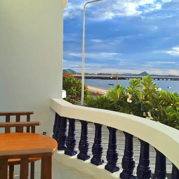Sunrise Guesthouse, hotel v destinaci Prachuap Khiri Khan