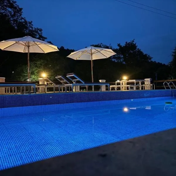 Camping Mala Clisura Dunării, hotel v destinaci Eşelniţa