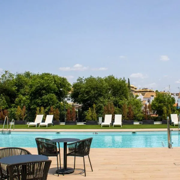 NEW! Luxury 3BR apartment with POOL & FREE parking, hotel in Tomares