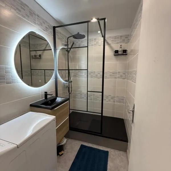 Dove house, hotel u gradu 'Barcelonnette'