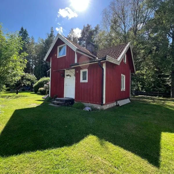 Horse Farm Cottage, hotel in Örebro