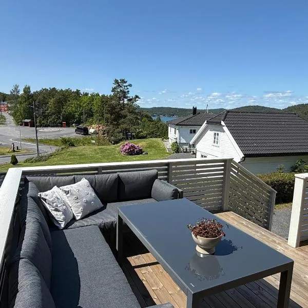 Trivelig Feriehus Leilighet, Risør, Sørlandet med tilgang til båt, hotel v destinaci Risor