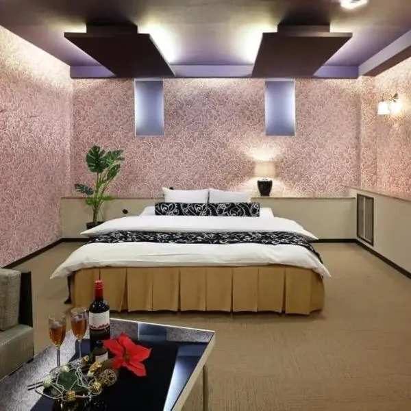HOTEL the ROOMS - Couple's Hotel, hotel in Beppu