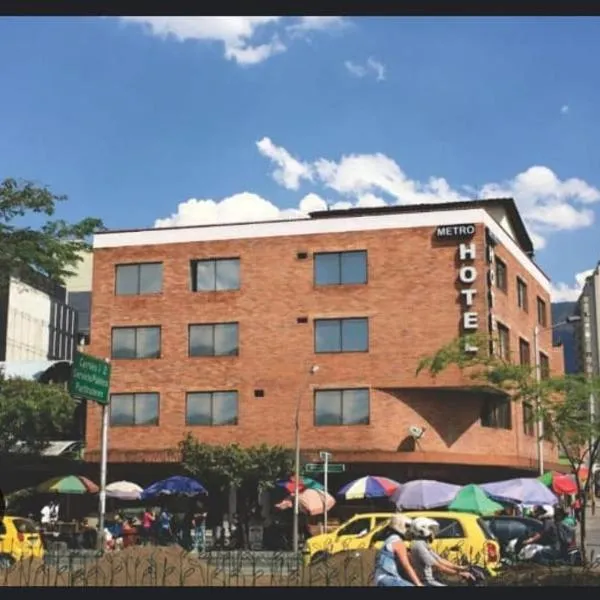 Hmetrohotel, hotel em Medellín