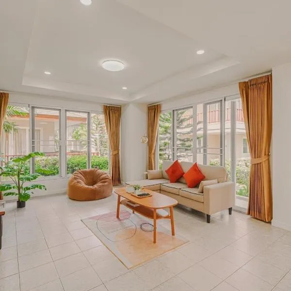 Samran Beach House by May, Cha-am Beach, hotel v destinaci Ča Am