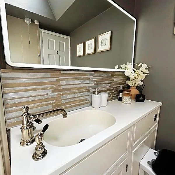 Stylish City Centre Apartment, hotel v destinaci Bath