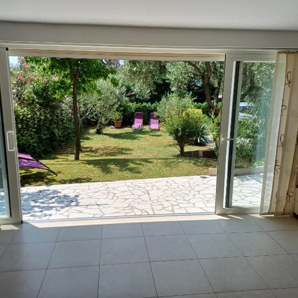 Lovro, viešbutis mieste Kostrena