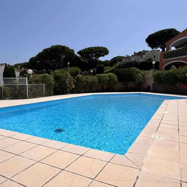 Holidays font mourrier, Hotel in Cogolin