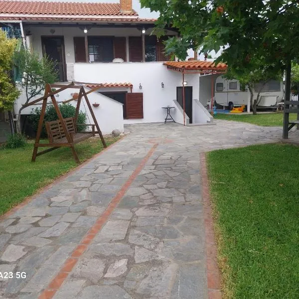 Ocean's Guest Home, hotel di Karianí